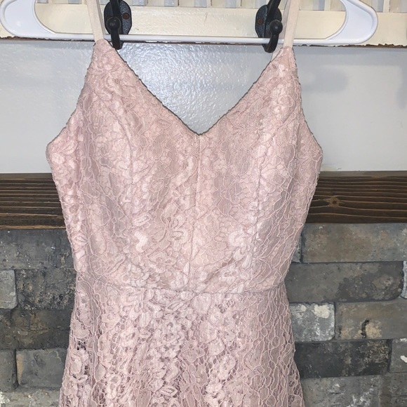 Xtraordinary Lace Dress - Picture 2 of 7